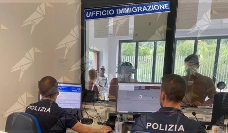 Individuato a Catanzaro un cittadino presente sul territorio in modo irregolare e con vari precedenti penali: disposto il rimpatrio