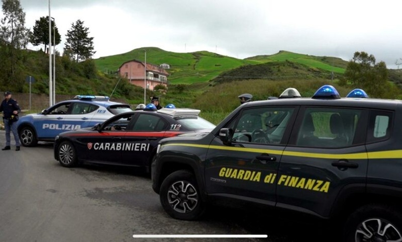 Controlli nel crotonese, sequestrati 10 kg di pesce senza tracciabilità: sanzionato il titolare dell’attività Controlli nel crotonese, sequestrati 10 kg di pesce senza tracciabilità: sanzionato il titolare dell’attività