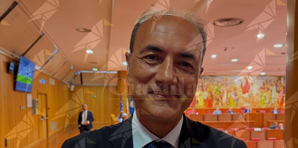 Caro Giannetta, la moderazione non si dichiara, si dimostra. Prenda le distanze dalle camicie nere e dai fasci littori esposti oggi a Siderno
