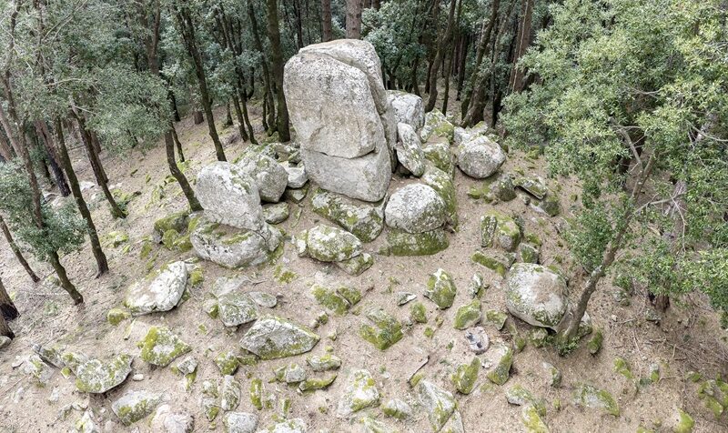 Megaliti di Nardodipace: memoria, scoperta e storia di una questione ancora aperta Megaliti di Nardodipace: memoria, scoperta e storia di una questione ancora aperta