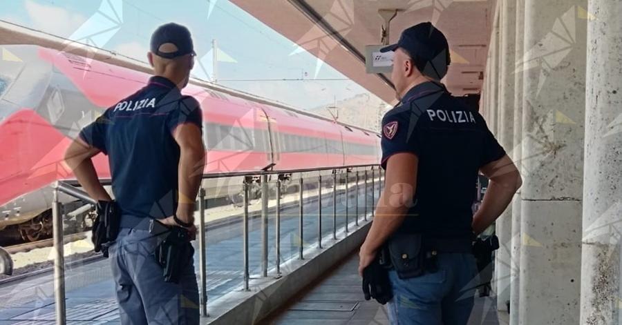 Volto coperto e pistola clandestina: arrestato dopo un breve inseguimento