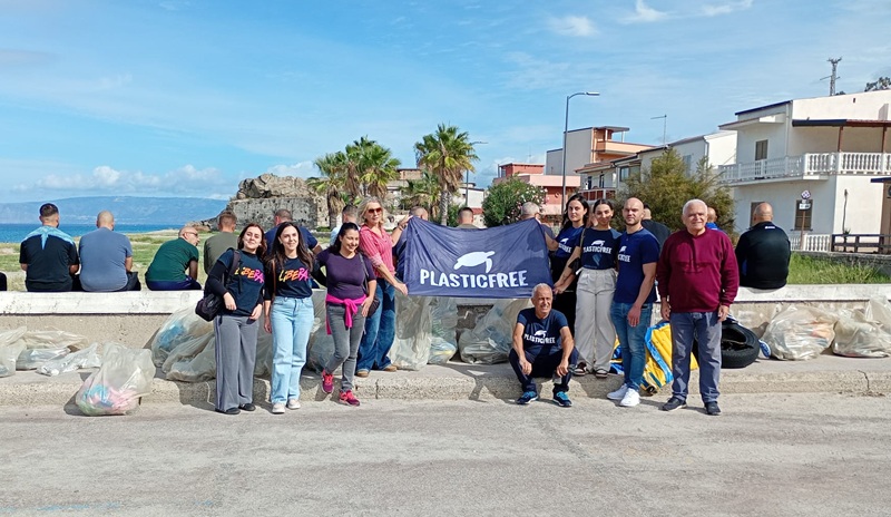 Plastic Free e Seconda Chance insieme alla Tonnara di Palmi: raccolti 465 chili di rifiuti in una giornata dedicata all’ambiente e all’inclusione