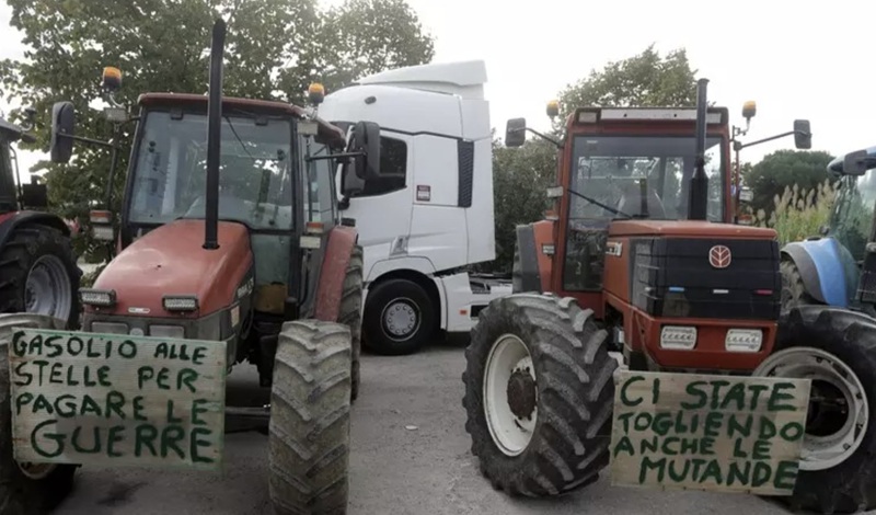 Protesta degli autotrasportatori: “Accolti dal silenzio del governo. I sit-in e i presidi proseguiranno a oltranza anche nei prossimi giorni’