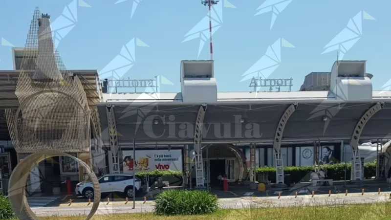 Guasto al sistema di gestione dei voli, ritardi e disagi all’ aeroporto di Lamezia Terme