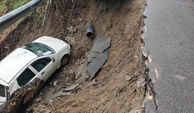 Roccaforte del Greco isolata dopo il maltempo, il sindaco chiede lo stato di calamità Roccaforte del Greco isolata dopo il maltempo, il sindaco chiede lo stato di calamità
