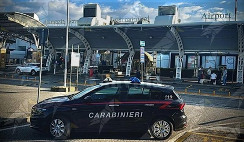 Cartuccia rilevata al metal detector, denunciato un 55enne all’aeroporto di Lamezia Terme