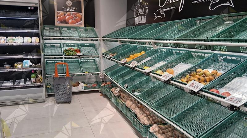 Calabria, la protesta dei camionisti svuota i supermercati: scaffali vuoti anche a Caulonia