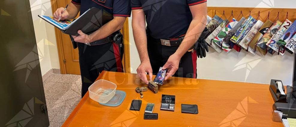 Beccato in possesso di oltre 100 grammi di hashish, arrestato un ragazzo a Taverna
