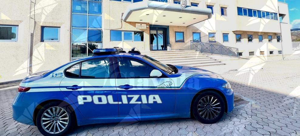 Lamezia Terme, hashish e marijuana nelle abitazioni. Due arresti per detenzione ai fini di spaccio